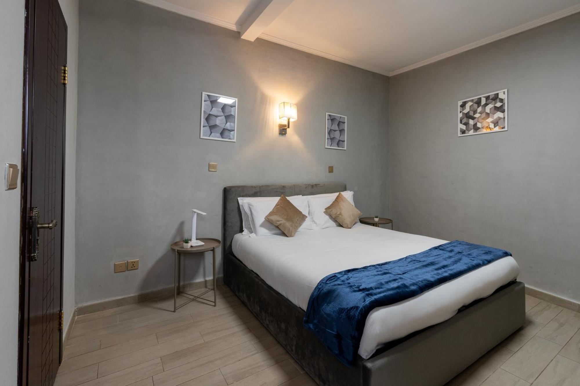 Portafortuna Guesthouse - Close To Colosseum Rome Exterior photo