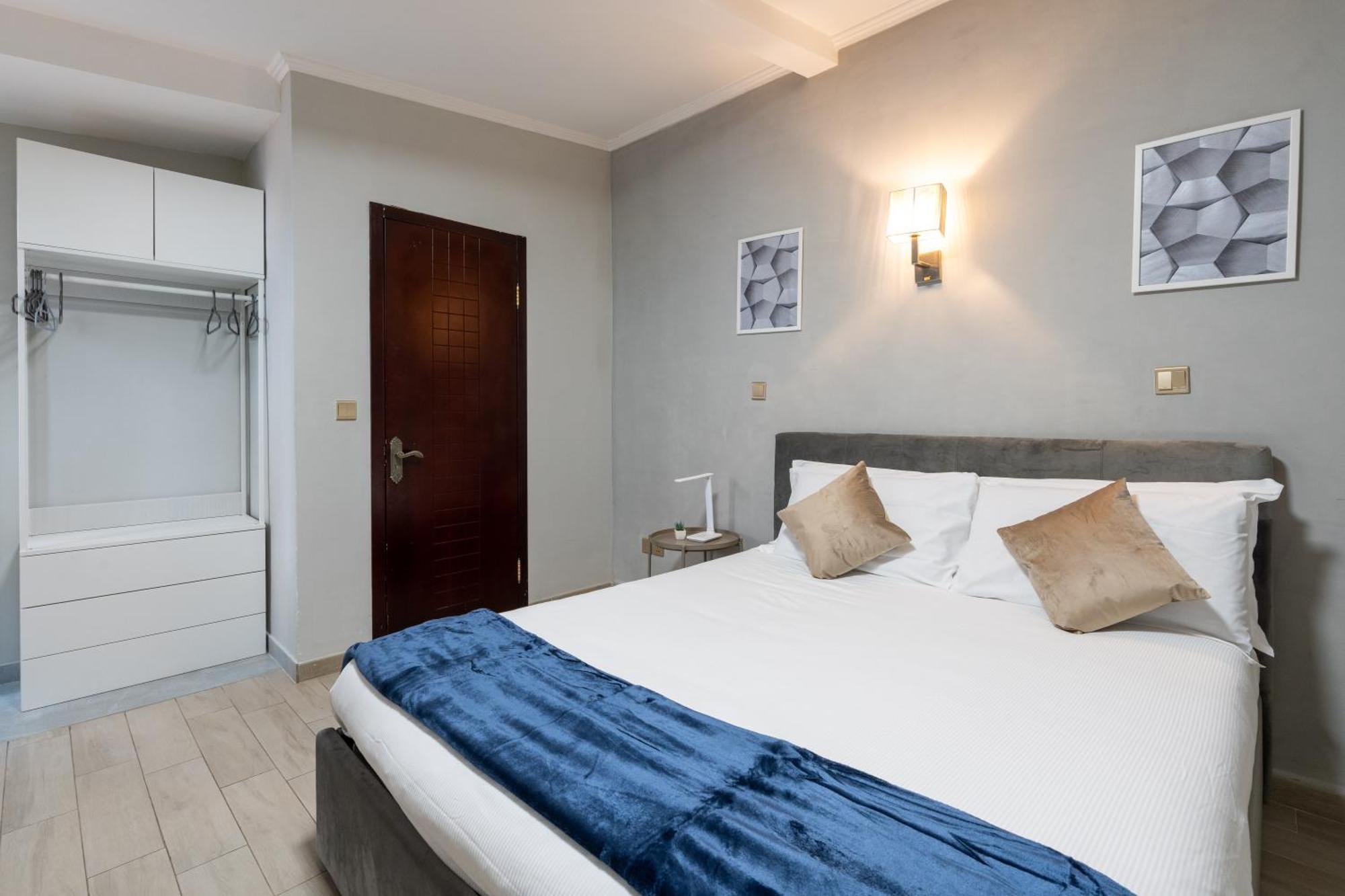 Portafortuna Guesthouse - Close To Colosseum Rome Exterior photo