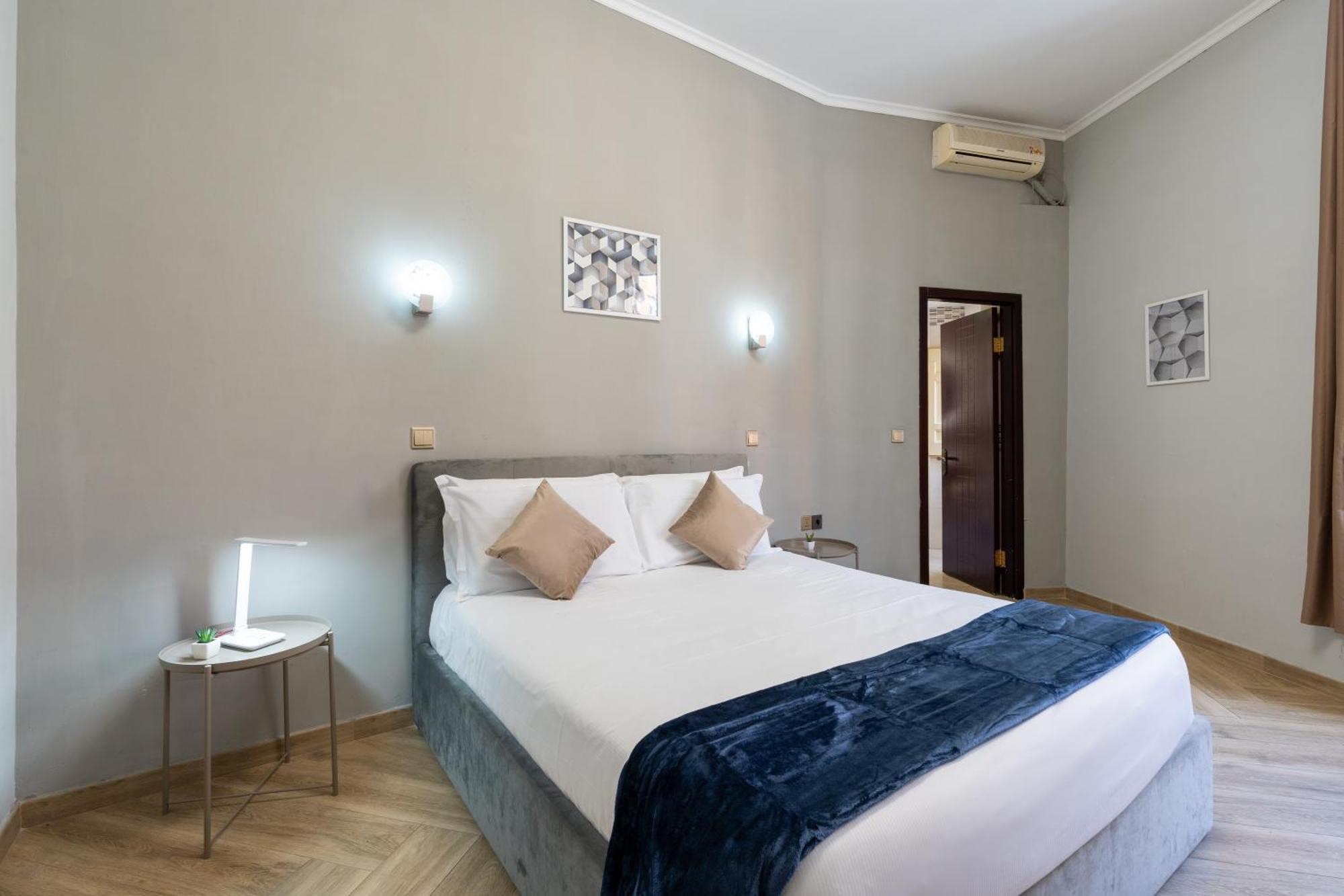 Portafortuna Guesthouse - Close To Colosseum Rome Exterior photo