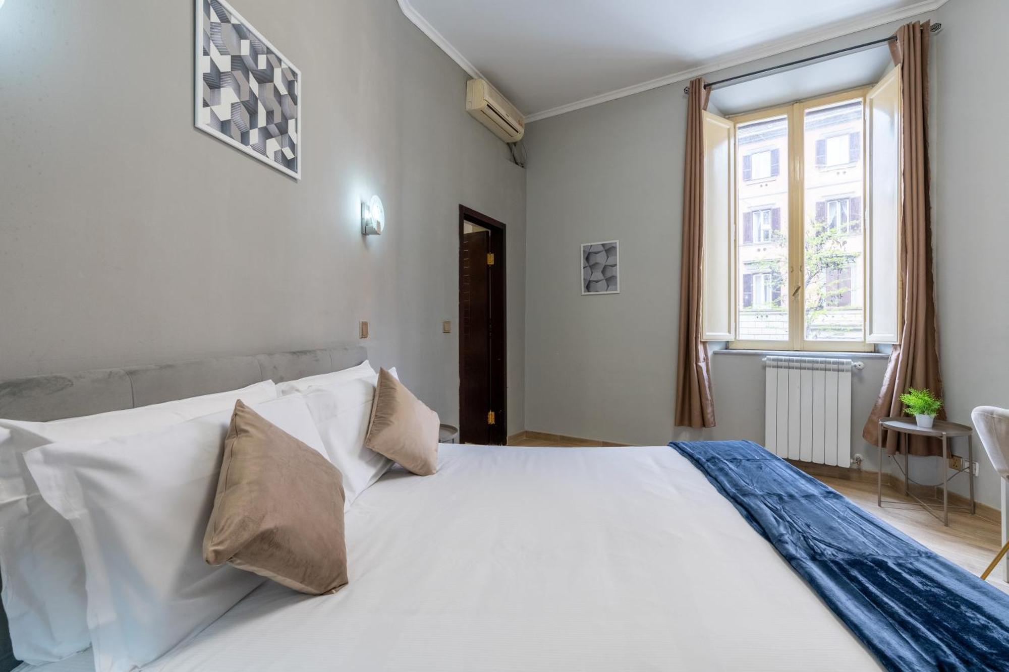Portafortuna Guesthouse - Close To Colosseum Rome Exterior photo